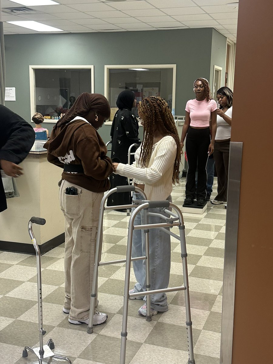KCPS_ManualCTE's tweet photo. Today we are celebrating six new @kcpublicschools Certified Nursing Assistants!  We’re so proud of our newest health care professionals! https://t.co/xwfJkyuN9L