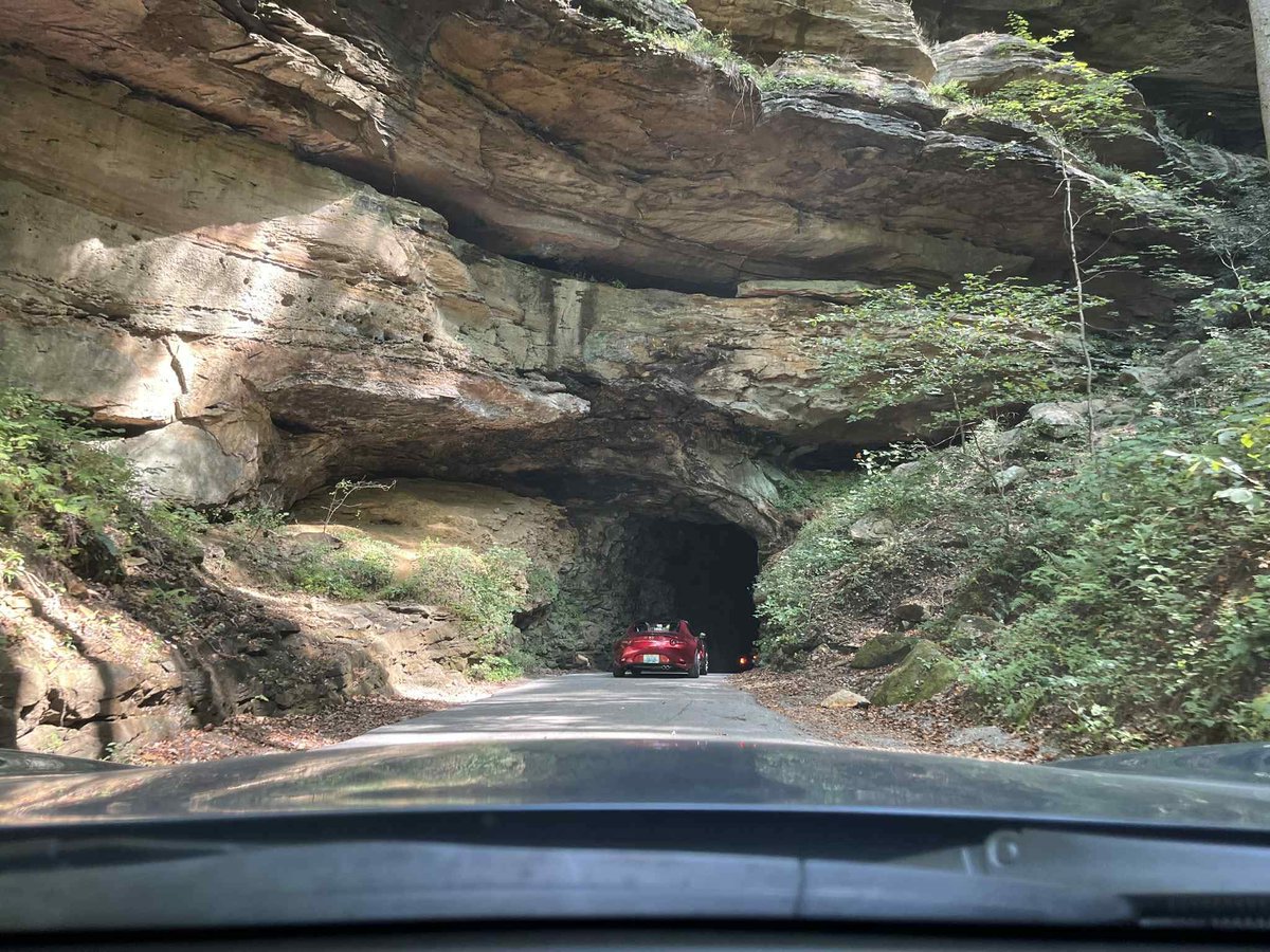 @Hinomaru_ND in Kentucky we drive through the mountains, and even a ...