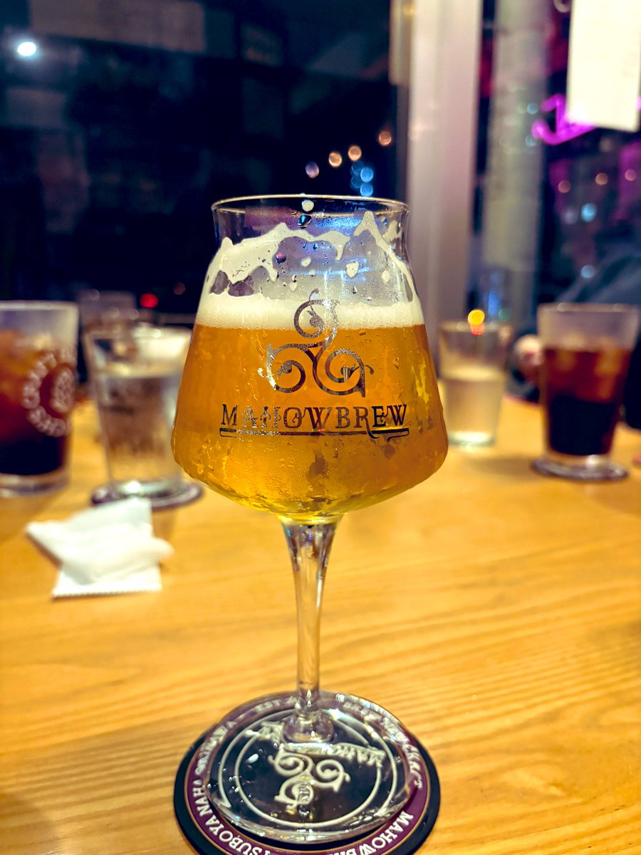 accomiyapw77's tweet photo. かんぱーい🍻
フィッシュでっかい!!😋
#MAHOWBREW https://t.co/FY9dLs747I