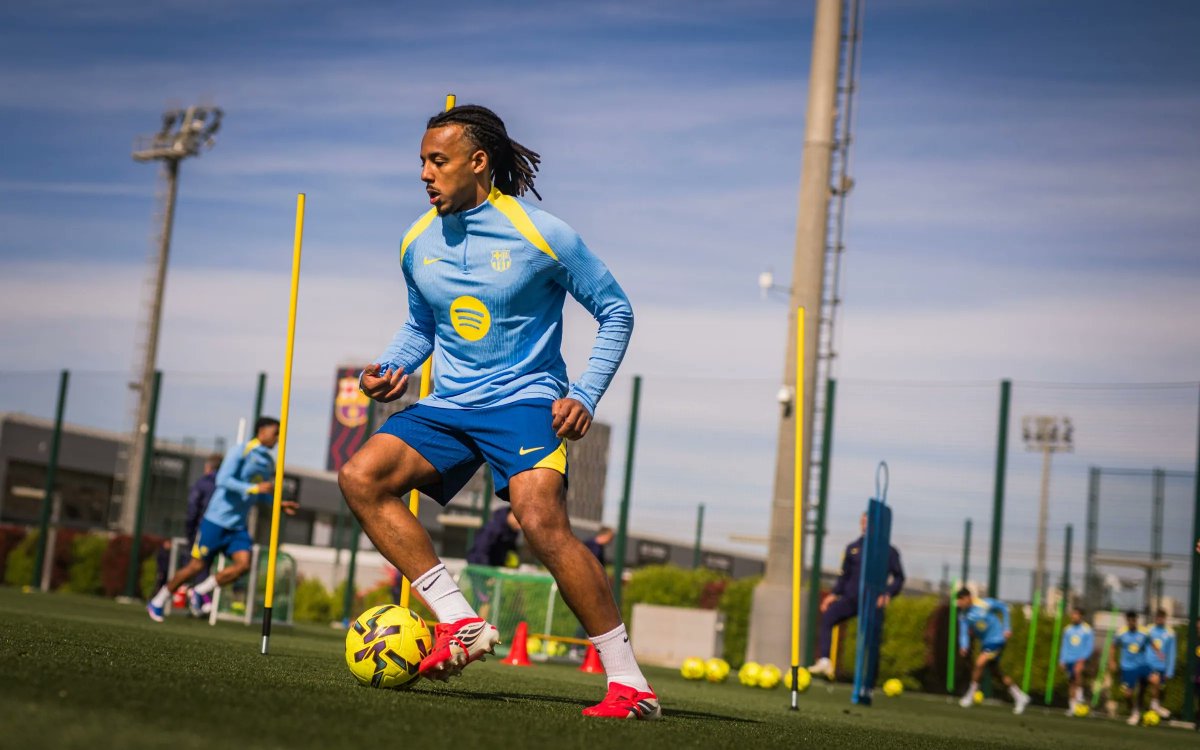 FCB World tweet media