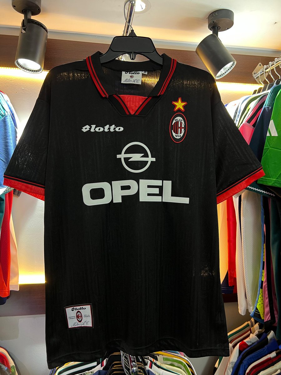 Jerseyloftke's tweet photo. Retro jerseys,
A timeless banger🥳

Ksh 1,800/=
Order via 0757 068 608. https://t.co/0IrBppAtNi