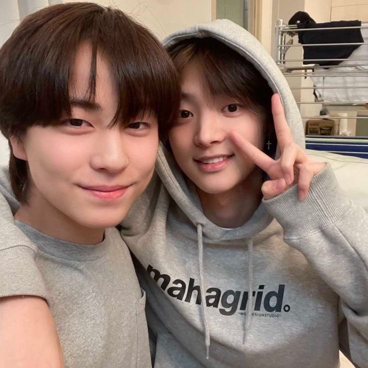 ness 𝜗𝜚 ENHYPEN IS 7 tweet media