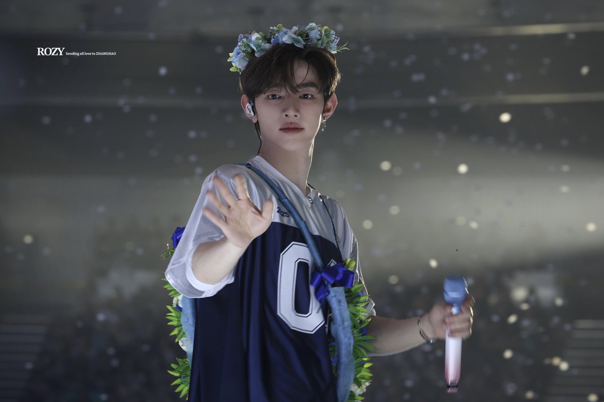 𝐑𝐎𝐙𝐘 tweet media