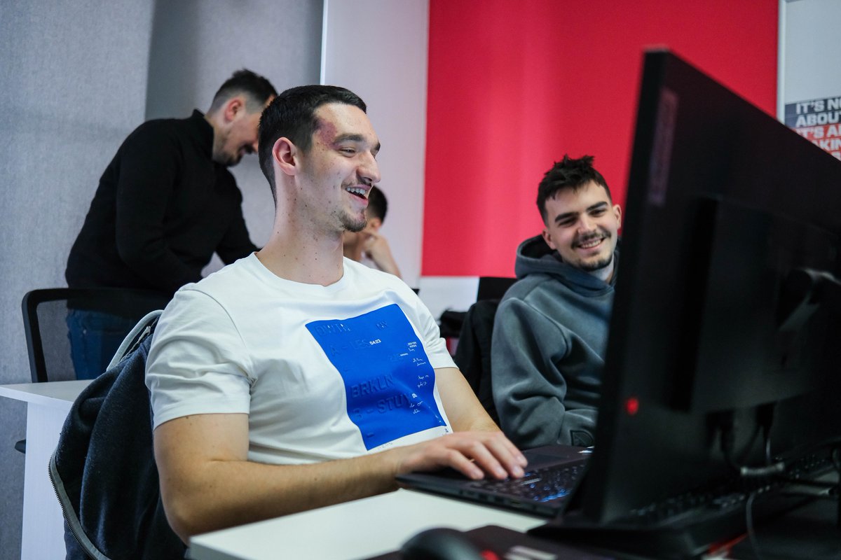 ICKosovo's tweet image. Po përgatisim për tregun e punës 12 studentët e klasës #DataManagement #DataScience. Studentët e dalluar do të vazhdojnë angazhimin nëpër kompani të ndryshme, menjëherë pas diplomimit.

Mbështetur nga @cooperation_lu @LuxDev_HQ #LuxAid #LuxDev