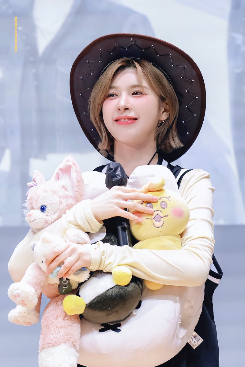 Before Anчone Else ' tweet media