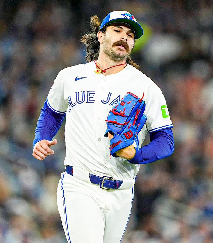 Underdog's tweet photo. MLB strikeout leaders this season:

Dylan Cease - 12
Kevin Gausman - 11
Jacob Misiorowski - 11
Cristopher Sanchez - 10
Cal Raleigh - 10
...
Paul Skenes - 1 https://t.co/5bvVsQcaum