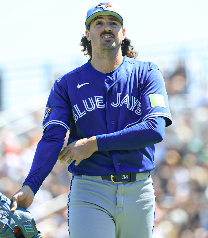 Underdog's tweet photo. MLB strikeout leaders this season:

Dylan Cease - 12
Kevin Gausman - 11
Jacob Misiorowski - 11
Cristopher Sanchez - 10
Cal Raleigh - 10
...
Paul Skenes - 1 https://t.co/5bvVsQcaum
