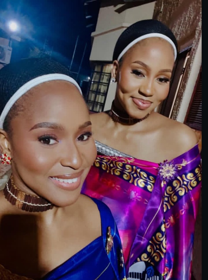 umhlangaswz's tweet image. Togetherness 😉 
#sibahle #swati #glam #siyatichenya #buhle #imvunulo