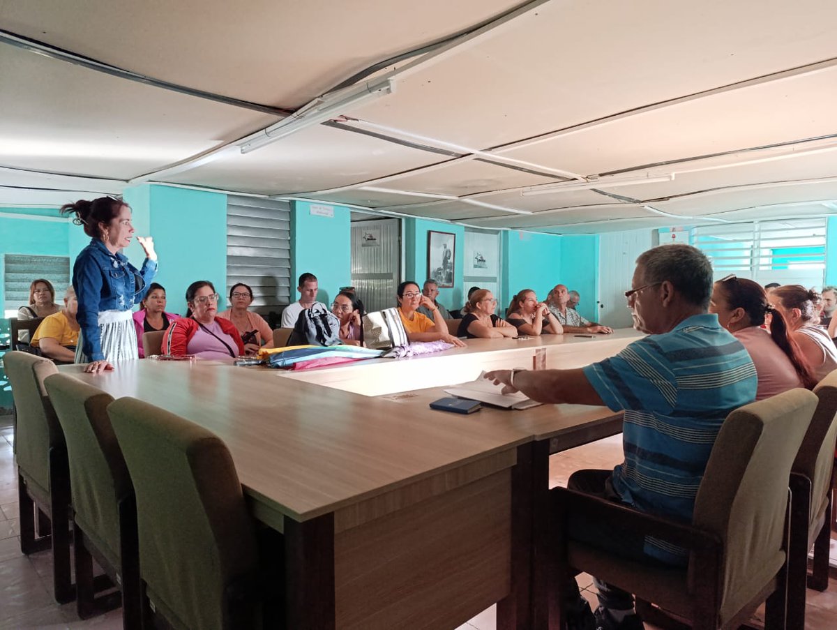JorgeLu71436757's tweet photo. Inicia la semana en la #DGEM en #PuertoPadre con el matutino sindical, espacio para mantenerse informado #PorPuertoPadreTrabajamos @CubaMined @DiazCanelB @naimatrujillob @nilser_pineda @LorenzoOsbel @yosmel_duany @EsneyderS13077 https://t.co/zYFmtalUVr