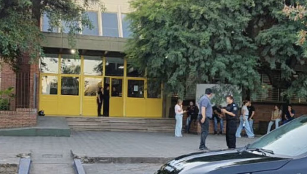 Radiocracia 88.3 tweet media