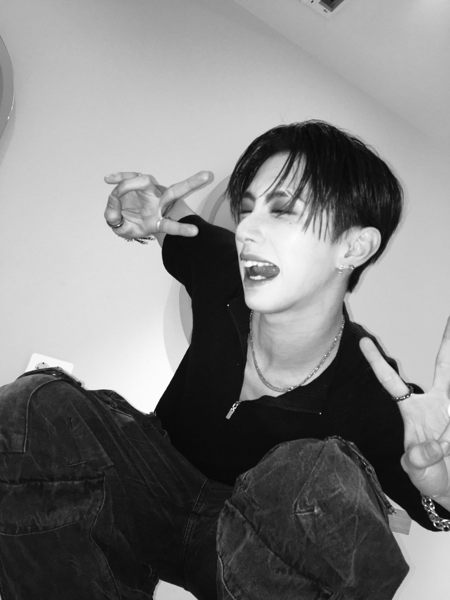 𝑃𝑜𝑡𝑡𝑒𝑟 tweet media