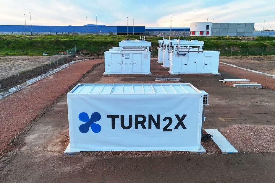 fuelcellsworks's tweet image. Titan Clean Fuels signs deal with Turn2X to supply RFNBO e-methane to European shipping from 2028. Produced in Spain with renewable power, boosting maritime decarbonization. 

#Shipping #CleanFuels #EnergyTransition #Hydrogen

fcw.sh/5MQxuY