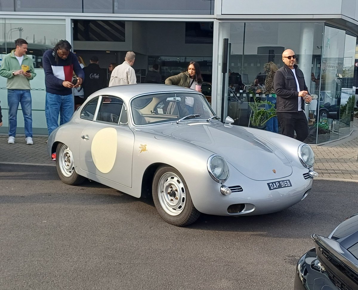 Robert Lloyd Arty tweet media