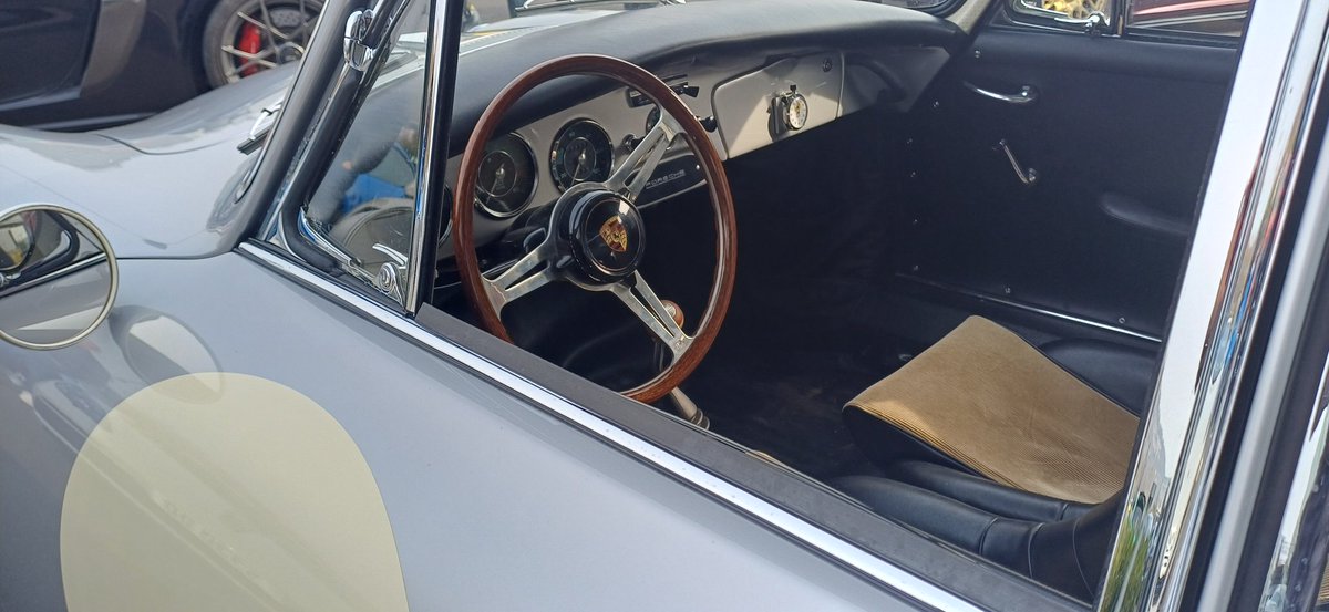 Robert Lloyd Arty tweet media