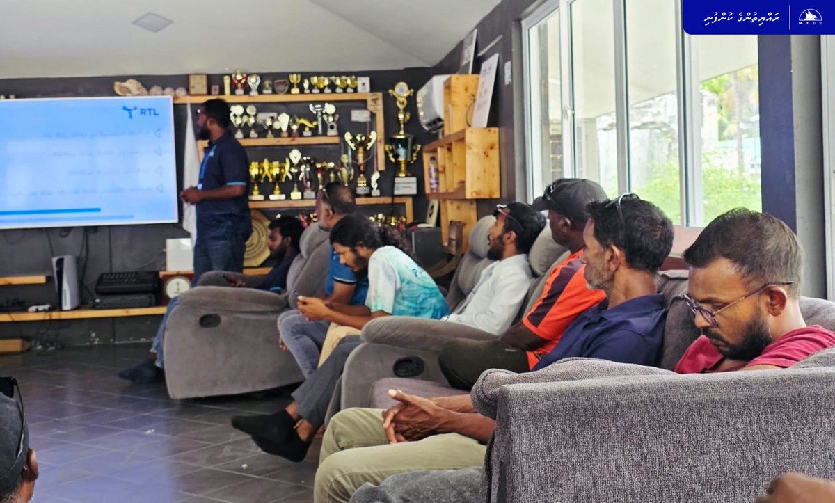 MTCCPlc's tweet photo. #Highlights from the RTL awareness session held in L. Kunahandhoo. We would like to extend our gratitude to the Kunahandhoo Council and SOEs on the island for their help and cooperation with this session.
#RTLFerry #ConnectingRaajje #RayyithungeKunfuni https://t.co/eRxZGZiWA0