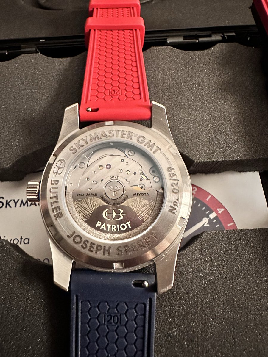 ButlerWatchCo's tweet photo. A customer shared these photos from unboxing his Skymaster Patriot watch. https://t.co/9VrJtb7Y6M