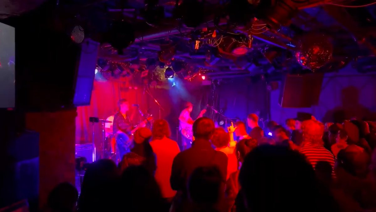 Molice_News's tweet image. Here’s a clip from the Planets &amp;amp; Dimension release party at Club Que in Shimokitazawa. Check out a live version of “Active Imagination” youtu.be/BZhsz1fLQgY @clubque #themolice #postpunk