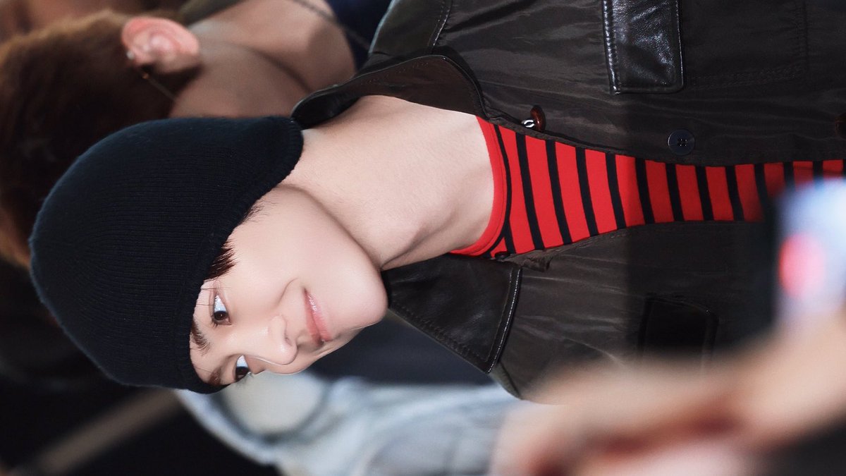 keonhonist's tweet image. keonho wearing #redred ୨ৎ