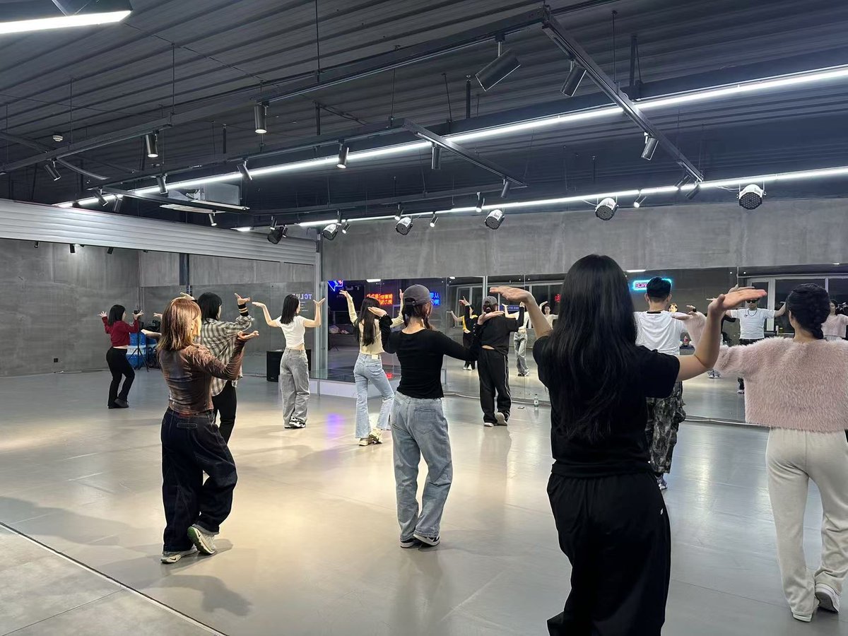 merl85's tweet photo. Just finished #StarChallenge Ep12! The dance battle had me screaming—who’s your pick Drop a  if you’re hyped for next week’s finale! #VarietyVibes https://t.co/TAqNwupMtl