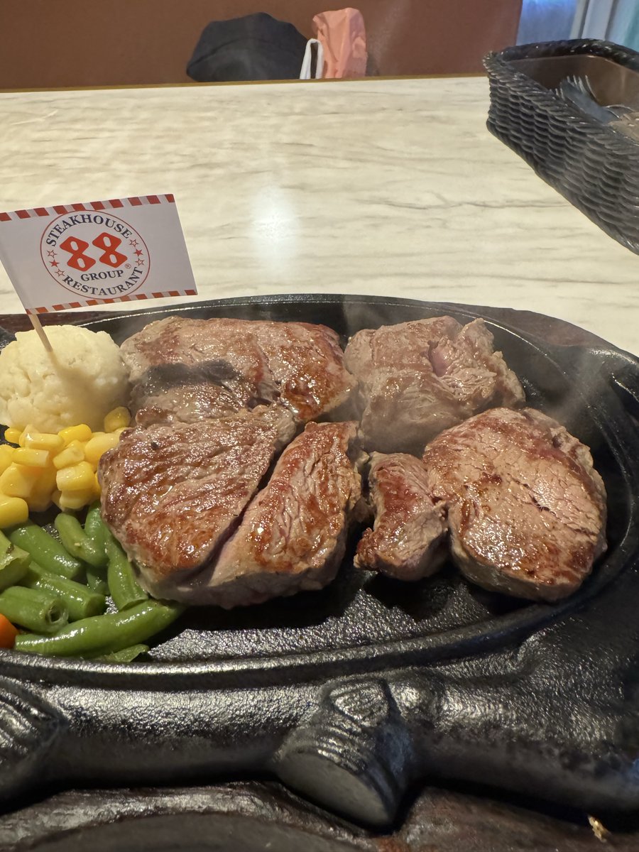 omi510captain's tweet photo. お肉の画像が人気だと聞いたのでアップしてみます。
また食べたくなってきました。
アメリカにも届くかな。
#肉 https://t.co/ZyZs6sUcmM