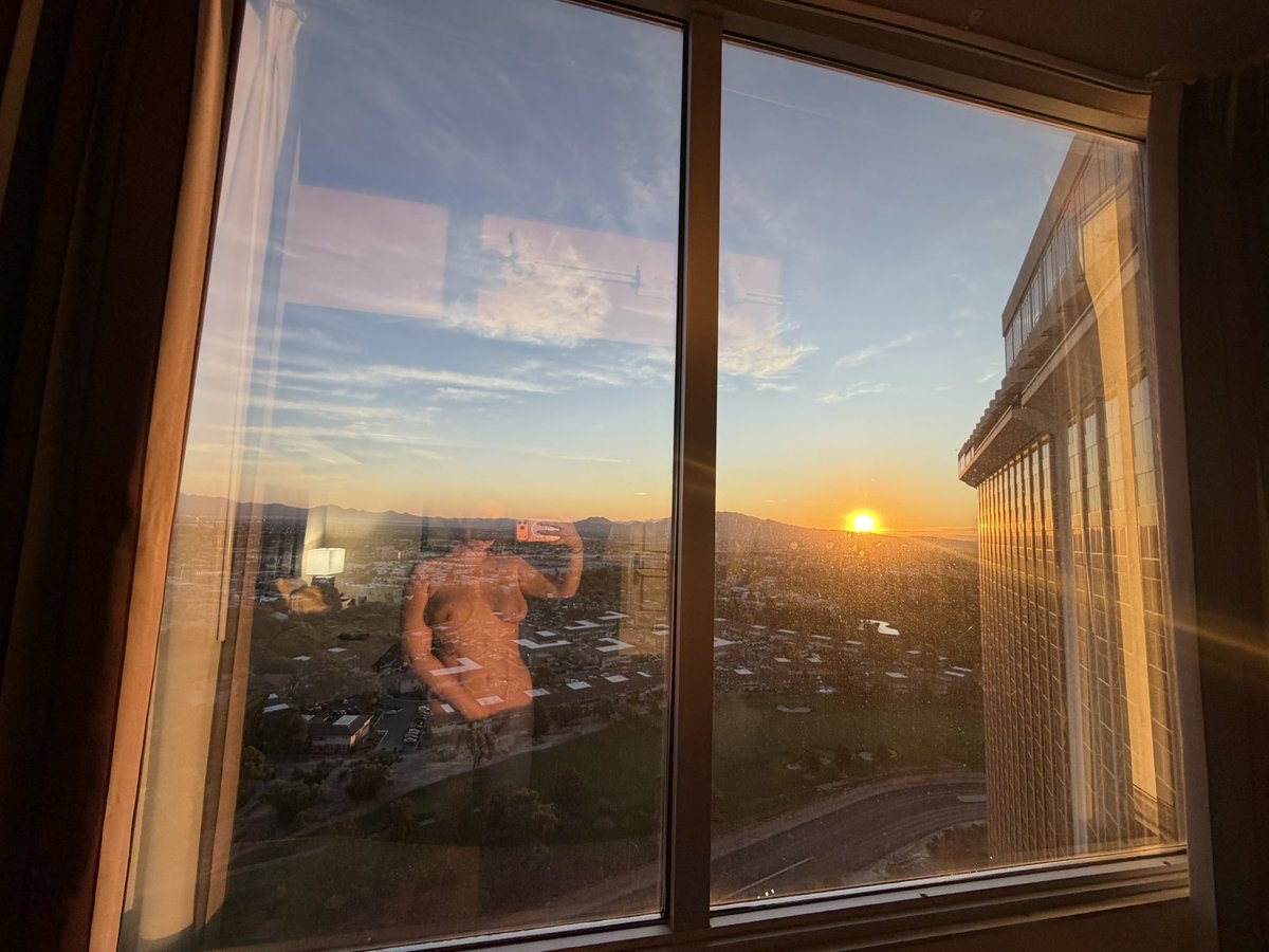 Ivory Mayhem tweet media