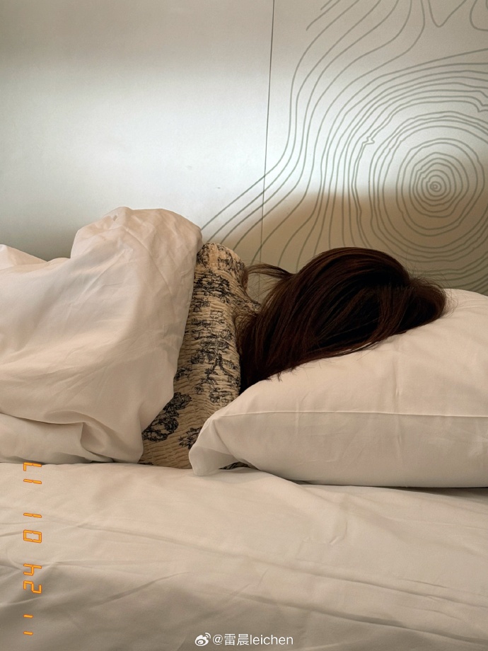 Максим tweet media