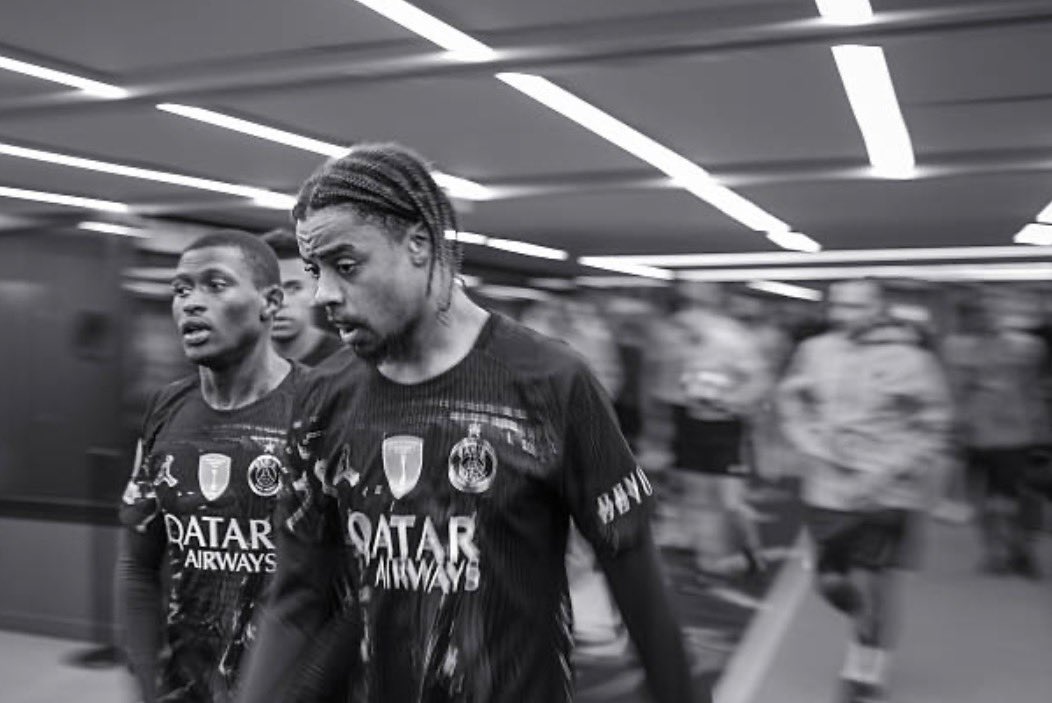 customwyd tweet media