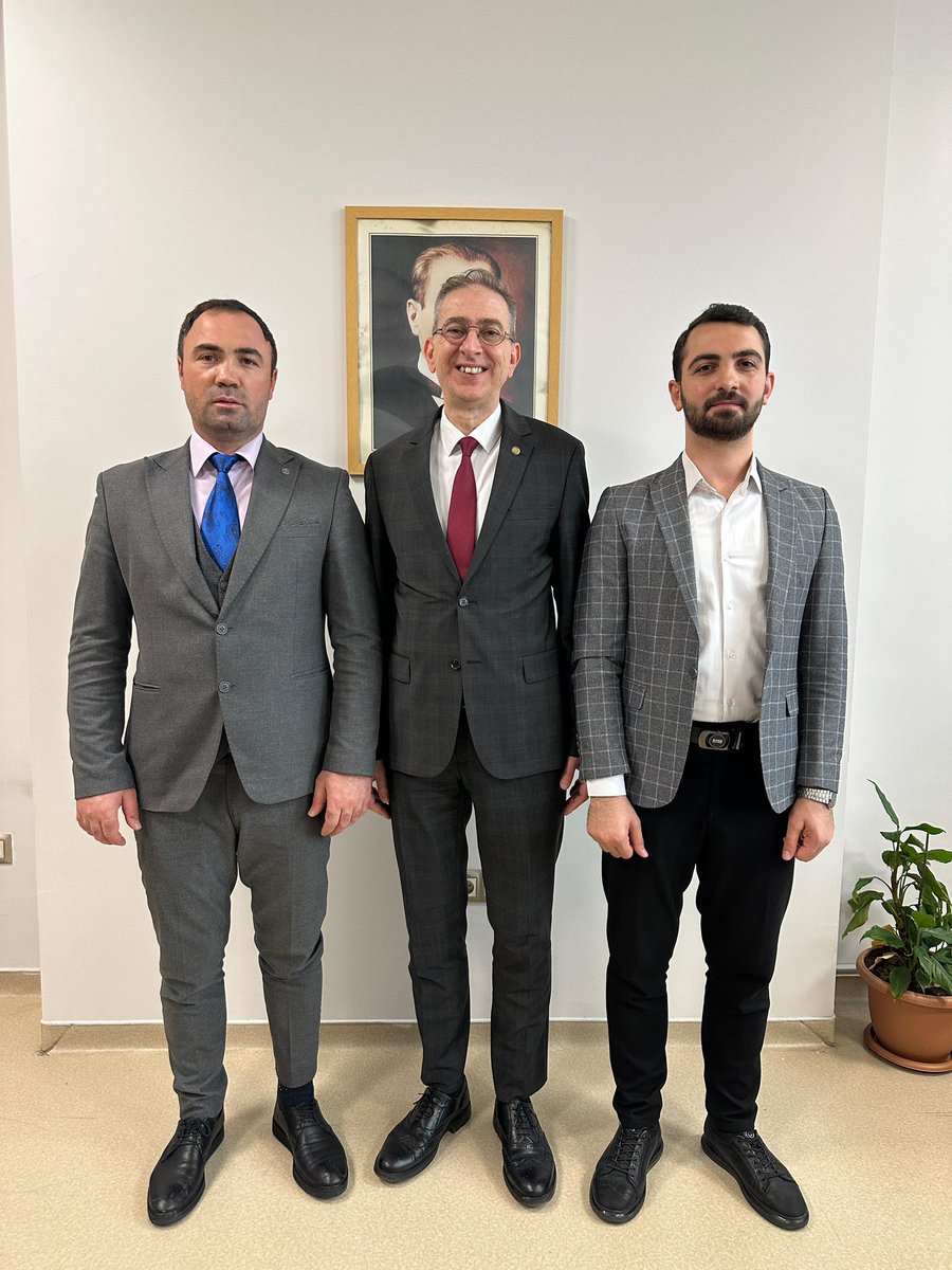 Bursa Büyükşehir Belediyesi Dış İlişkiler Daire Başkanı  Ercüment Yılmazı ziyaret ederek çalışmar hakkında bilgi alışverişinde bulunduk.Değerli Başkana Misafirperverliğinden dolayı teşekkür ederiz.