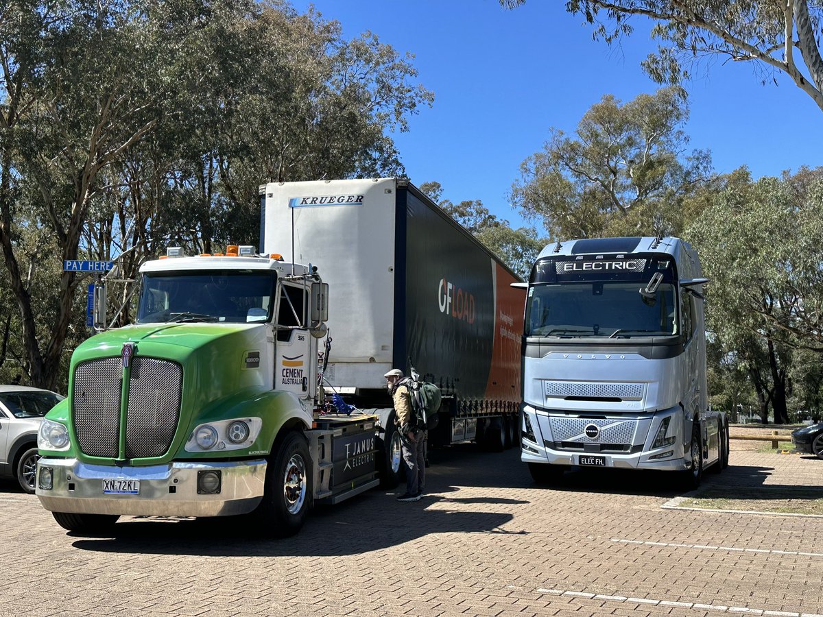 RichNmnn's tweet photo. Great to see these prime movers up close. The future of freight is quiet and electric!
@JanusElectric @VolvoTrucks @DanielBleakley #Windrose
@TheEVuniverse #FreightForward https://t.co/xJmCUizMuy