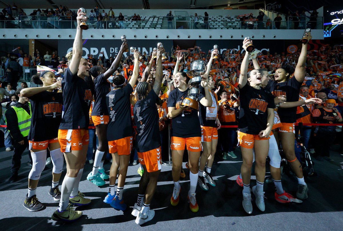 Cristina Ruiperez 🍊🦇 tweet media