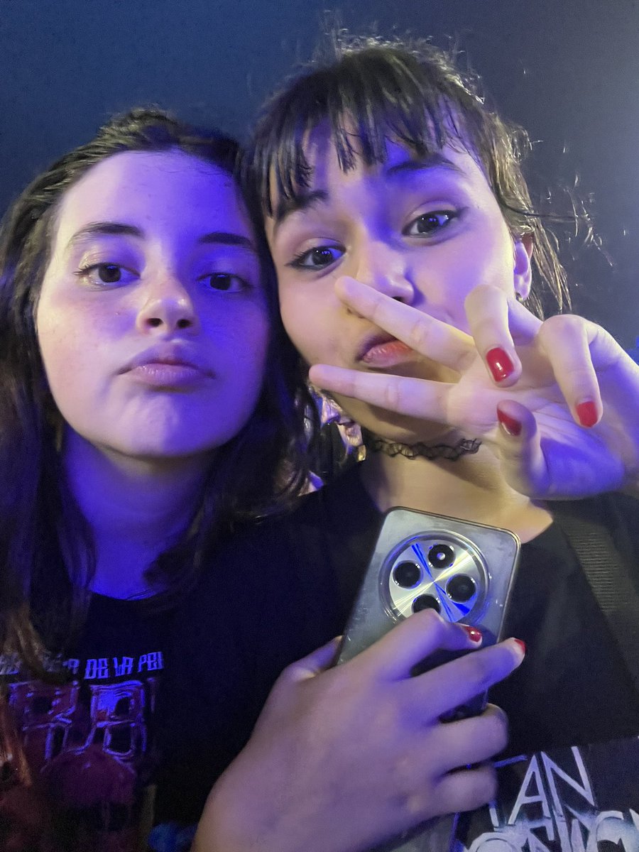 jaz ✶ cuchillera tweet media