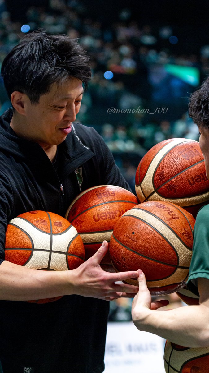 𝐌𝐨𝐦𝐨 tweet media