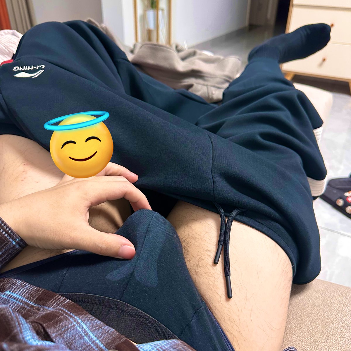e8cny's tweet photo. 健身锻炼搞到内裤都湿透了😂 #长沙 https://t.co/NhWfNHBwp9