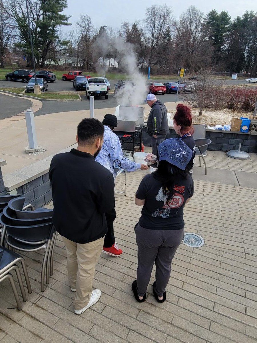 CT State Asnuntuck tweet media