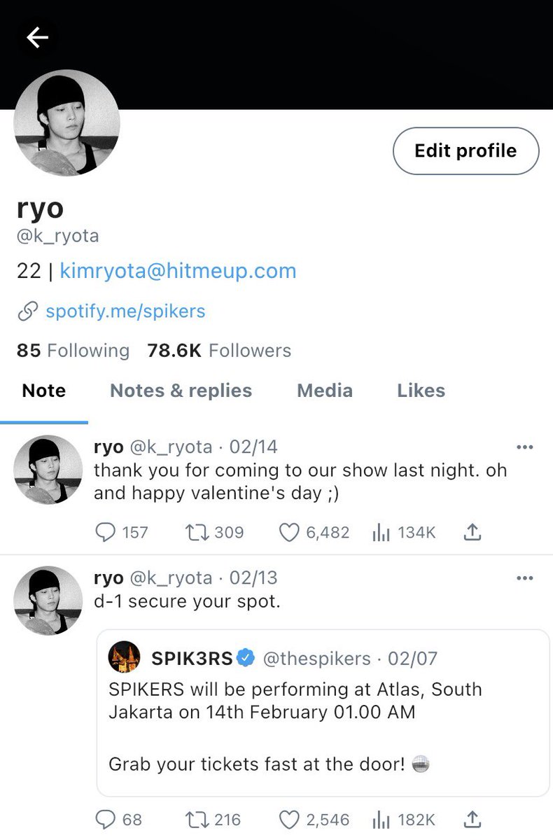 moncallisto's tweet photo. ryulyul rulnyul au

what if: rising local soloist star—nyul  encountered rul—a member of an underground band, on one of his gigs. https://t.co/VpRN5Ywf7h