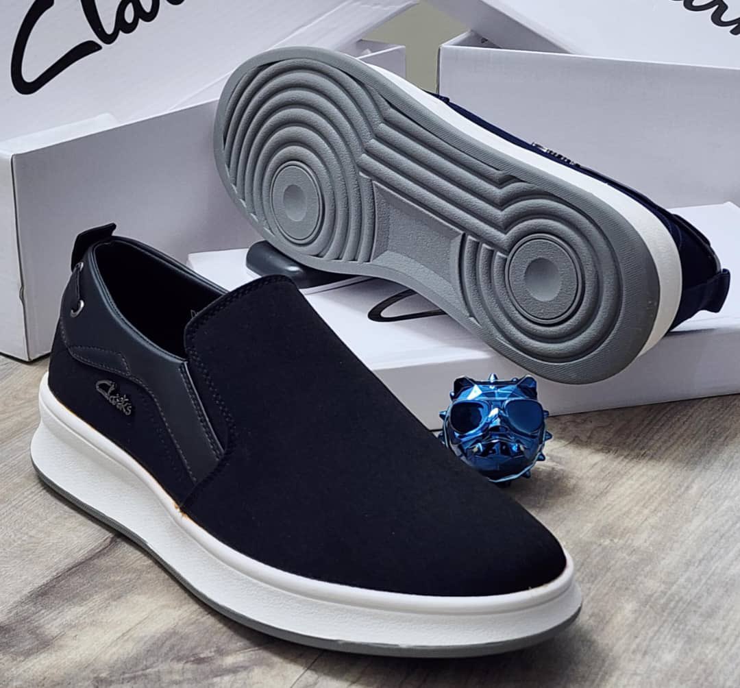 Dinero Crocs 🚚 tweet media