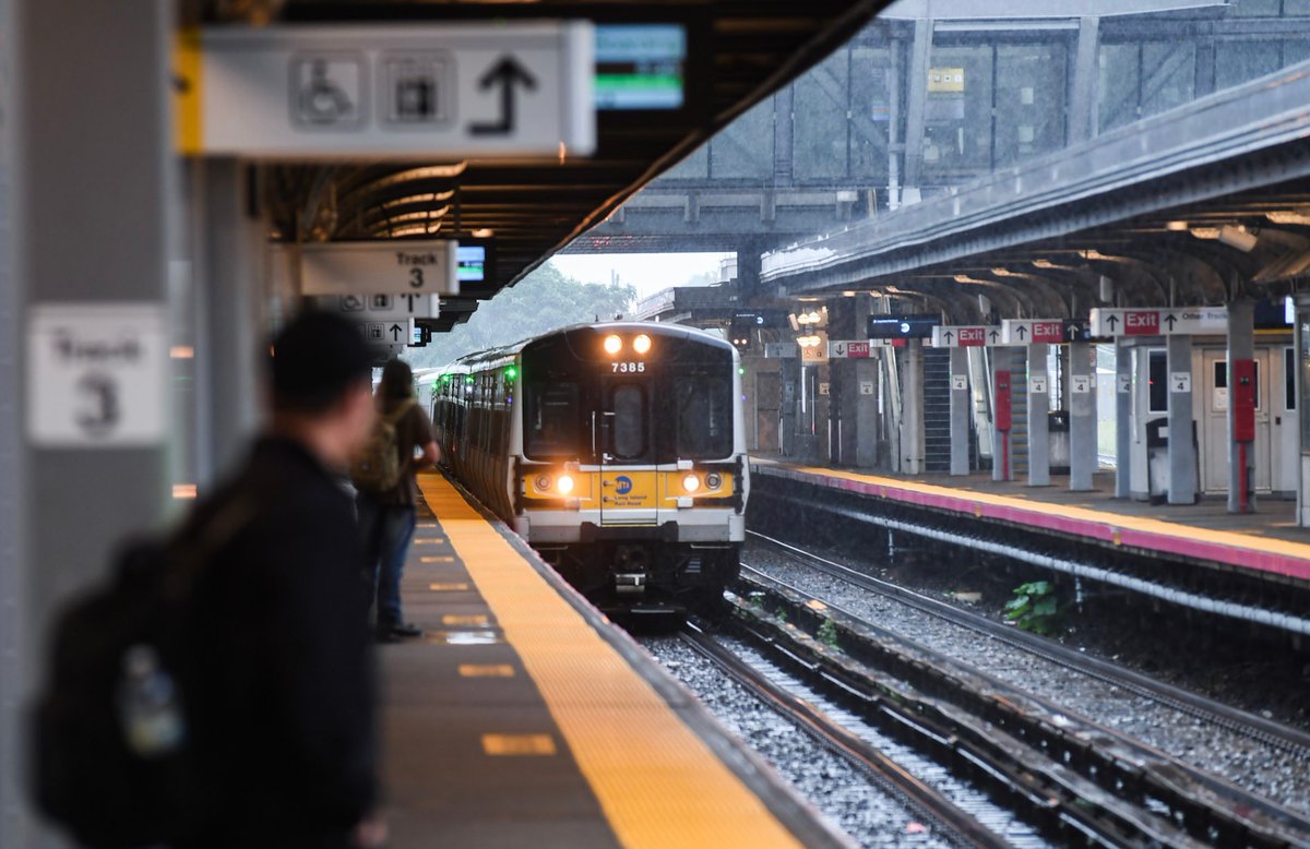 John F. Kennedy Airport tweet media