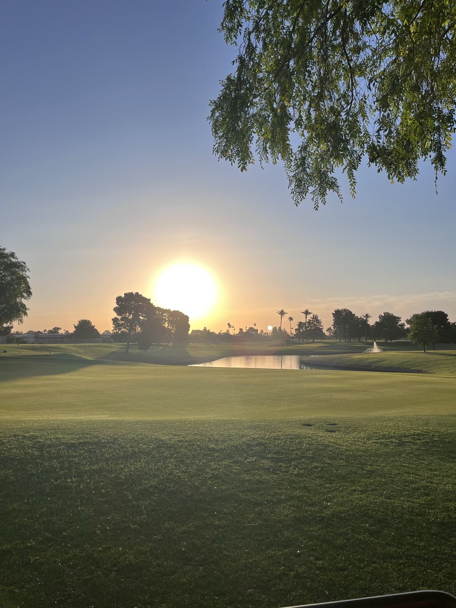 nrod74's tweet photo. Good Monday #golf https://t.co/ECzR0Ghktg