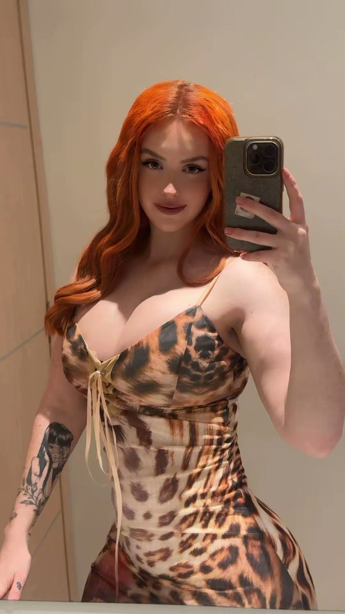 PeachyWithLea tweet media