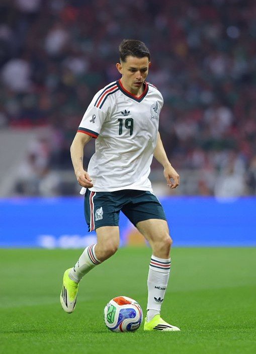 Statiskicks tweet media