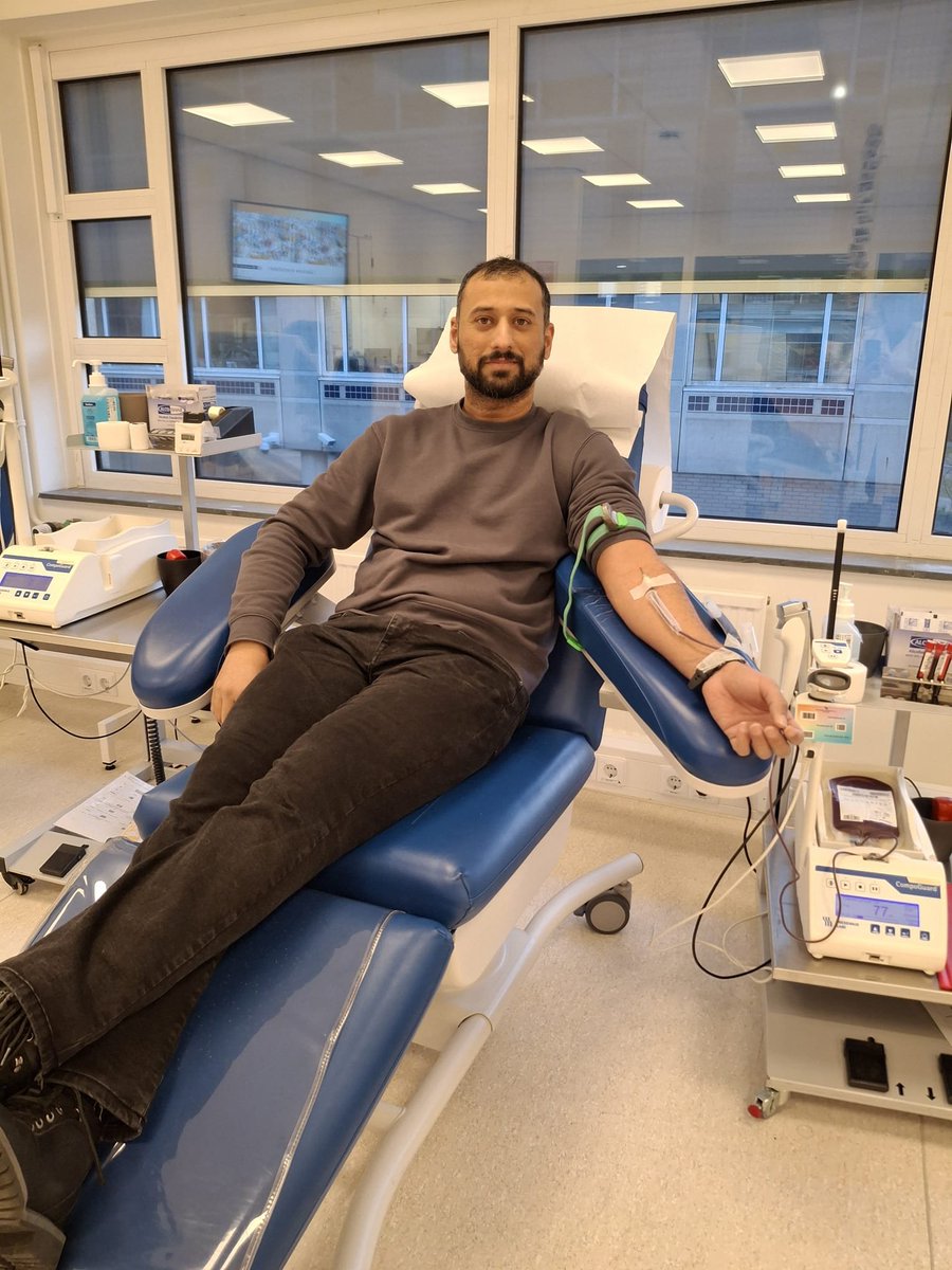 RotterdamAMJO's tweet photo. Een kleine moeite maakte een groot verschil. Onze vrijwilligers zetten zich in door bloed te doneren en leverden zo een positieve bijdrage aan de maatschappij.❤️

#Bloeddonatie  #Ahmadiyya #Khuddam https://t.co/HxGAovjkhj