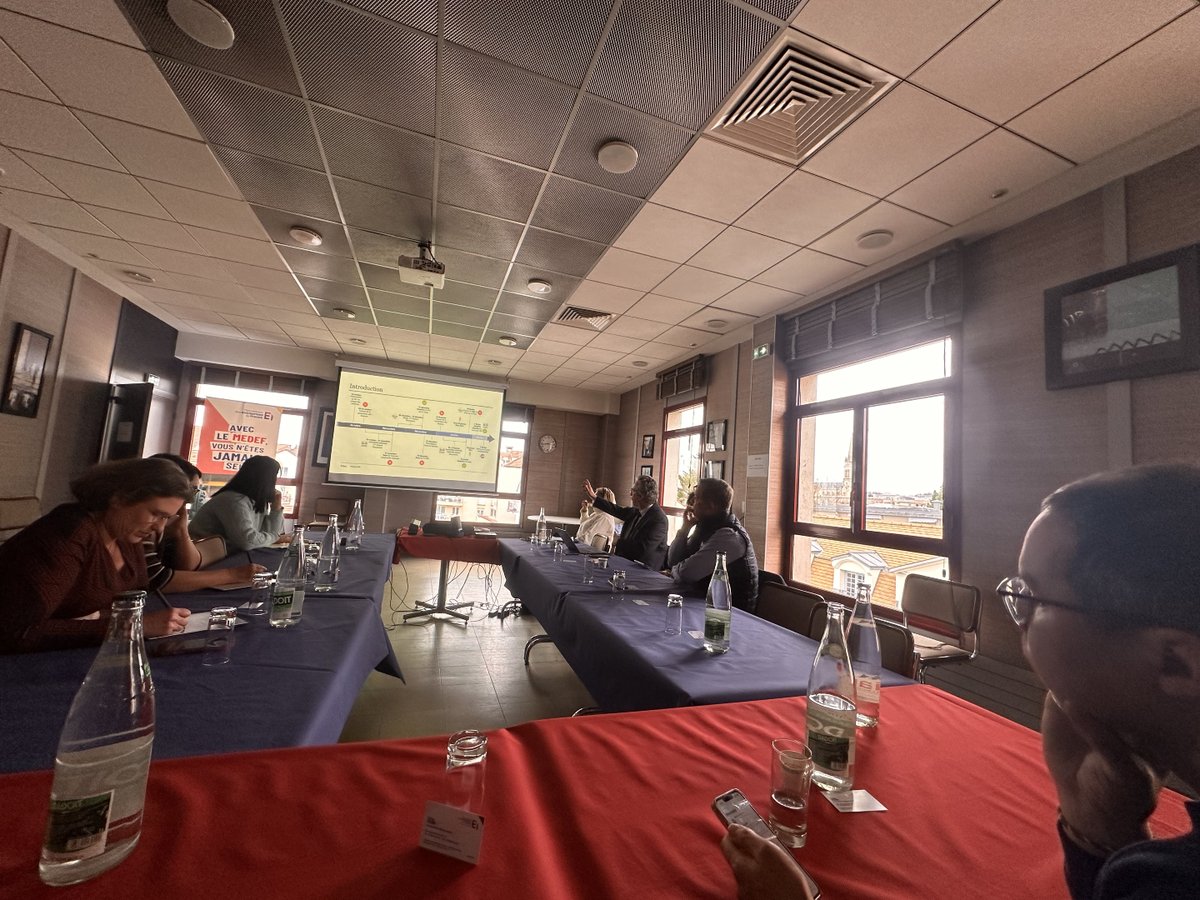 Medef Val d'Oise tweet media