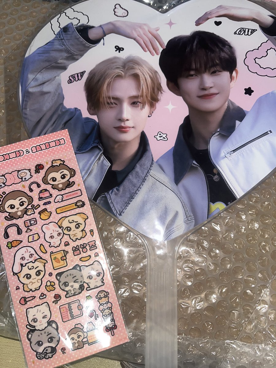 xiwi is seeing coj .ᐟ tweet media