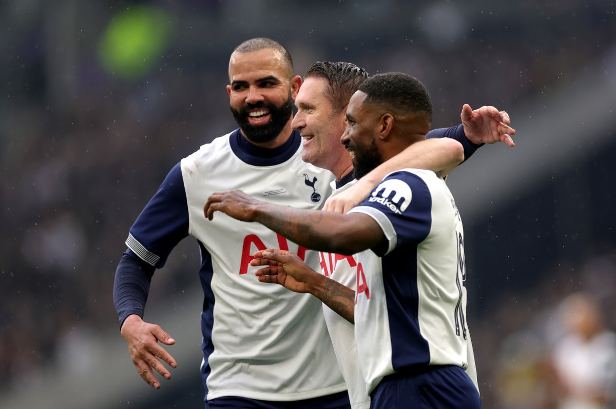 Premier League tweet media