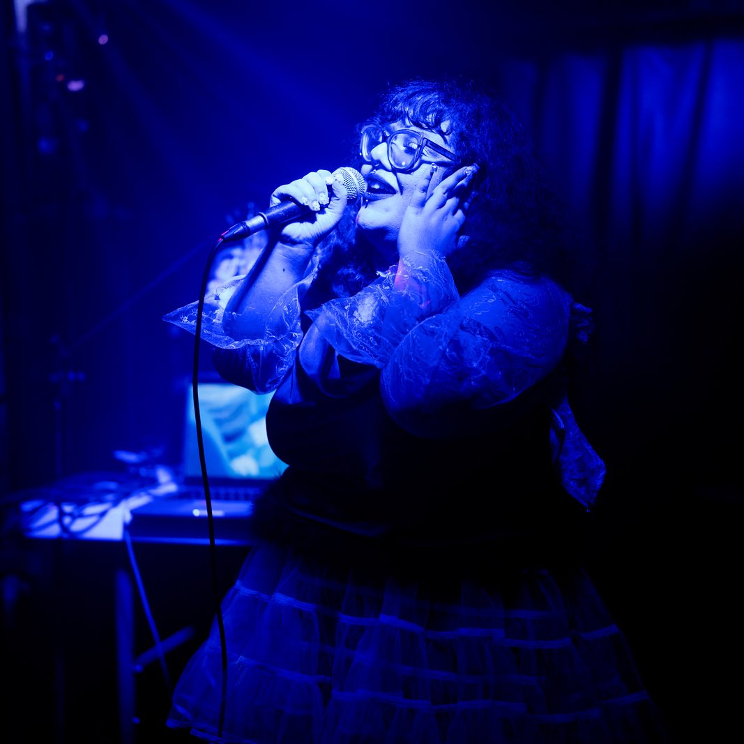 ivy hollivana tweet media