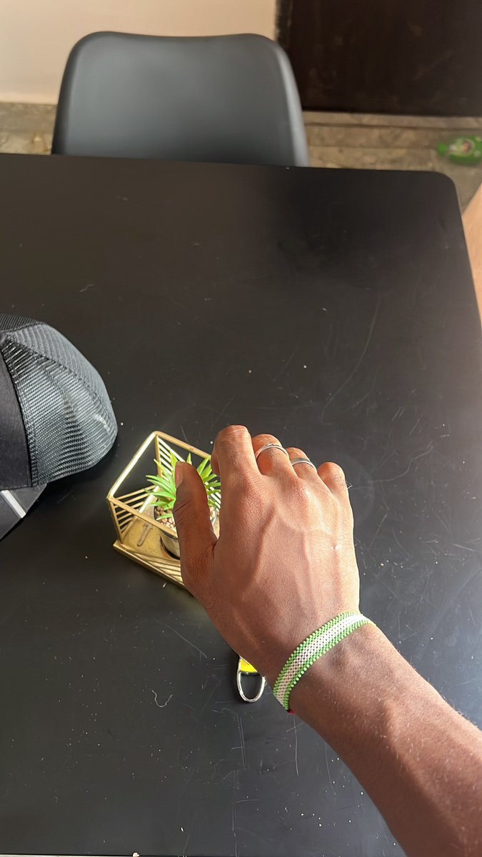 Elizer Papi tweet media