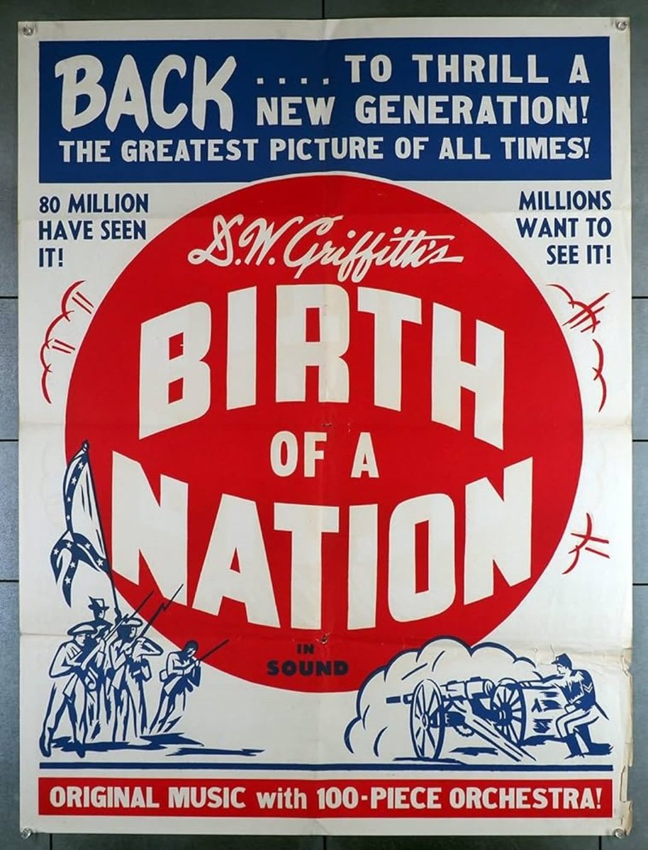 ponrajofficial's tweet photo. #FilmDiaryClassicals 1
#Thebirthofanation (3h 15m)
#DWGriffith 1915
The film Adopted from Thomas Dixon's novel "The Clansman"
One Line of the film -
வேறு வேறு சித்தாந்தங்களை கொண்ட நெருங்கிய குடும்ப நண்பர்கள், உள்நாட்டு போரில் எதிரெதிரே சந்தித்து, ஒருவரை ஒருவர் கொல்ல வேண்டிய சூழல் ஏற்படுகிறது. அதன் பின் என்ன நேர்ந்தது என்பதை கதைக்களம்.
இந்த படைப்பின் மூலம் போரின் அழிவுகளையும் கொடுமைகளையும் மனித மனதில் ஆழமாக பதியச் செய்து,
போரை கடும் வெறுப்புடன் எதிர்க்க வேண்டிய ஒன்றாக உணர்த்தியிருக்கிறோம் என்றால்,
எங்களின் இந்த முயற்சி வீணானதல்ல - என்ற குறிப்புடன் படம் ஆரம்பிக்கிறது.
Synopsis -
1860 களின் காலகட்டத்தில் அமெரிக்க உள்நாட்டுப் போரின் பின்னணியில் இத்திரைப்படம் நடைபெறுகிறது. அமெரிக்க உள்நாட்டுப் போருக்கு முன், வடக்கில் #Union வாழும் Stoneman குடும்பமும் (அரசியல் செல்வாக்கு உடையவர்கள்), மற்றும் தெற்கில் #Confederacy வாழும் Cameron குடும்பமும் (பண்ணை வைத்திருக்கும், அடிமைத் தொழிலில் ஈடுபட்டவர்கள்), நண்பர்களாக இருக்கிறார்கள். வடக்கு பகுதி தொழில்மயமாக வளர்வதால் அங்கே அடிமைத்தனத்திற்கு எதிரானவர்கள் அதிகம். தெற்கு பகுதி வேளாண்மையைச் சார்ந்ததால், அங்கே அடிமைத்தனம் பரவலாக இருந்தது. வடக்கு பகுதி மக்கள் அடிமைத்தனம் தவறு என்ற மனநிலையிலும், தெற்கு பகுதி மக்கள் அது எங்கள் வேளாண்மையின் அடி நாதம் என்ற கருத்தியலிலும் உறுதியாக இருக்கின்றனர். கருத்தியலில் மாறுபட்ட தெற்கு மாநிலங்கள் ஒன்றன் பின் ஒன்றாக அமெரிக்காவிலிருந்து பிரிந்து, தனி அரசை அறிவித்தன. அடிமை தளையை விலக்க விரும்பாத தெற்கு பகுதியினர் (Confederacy) , வடக்கு (Union) பகுதிக்கு உரித்தான 1861-ல் Battle of Fort Sumter-இல் உள்ள கூட்டாட்சித் தத்துவ கோட்டையைத் தாக்குகின்றனர். இதுவே போரின் தொடக்கமாக அமைகிறது. தெற்கு பகுதி மக்கள் தனியாக பிரிந்து தனி நாடு உருவாக்க முயலும் அதே வேளையில்,
வடக்கு பகுதி மக்கள் தங்கள் ஒன்றியத்தை காக்க முயல்கின்றனர். இந்த நிலையில் 1863-ல் #EmancipationProclamation
அறிவிப்பை #AbrahamLincoln வெளியிடுகிறார். இந்த அறிவிப்பானது கிளர்ச்சி நடைபெறும் மாநிலங்களில் உள்ள அடிமைகளை விடுதலை செய்யும் நோக்கத்துடன் பிறப்பிக்கப்பட்டது.
போர் சமயத்தில் வடக்கின் அரசியல் கட்டுப்பாடு மற்றும் செல்வாக்கால் தெற்கு பகுதியில் குழப்பம் ஏற்படுகிறது. இந்த நிலையிலே, Cameron குடும்பத்தினர் உள்ளிட்ட சிலர் “ஒழுங்கை காப்பது” என்ற பெயரில் #KuKluxKlan என்ற குழுவை உருவாக்குகிறார்கள். ஆனால் அந்த குழு வன்முறையைத் தேர்வு செய்து அமைதியை சீர்குலைக்கிறது.
1861 முதல் 1865 வரை நான்கு ஆண்டுகள் நடைபெற்ற இந்த போரின் இறுதியில்,
தெற்கு (Confederacy) சோர்ந்து வீழ,
வடக்கு (Union) வெற்றி பெறுகிறது. அத்துடன்
அடிமைத்தனமும் முடிவுக்கு வருகிறது. வடக்கு, தெற்கு என்ற பேதம் இல்லாமல் ஒரு நாடு மீண்டும் உருவாகிறது. ஆனால் மக்களுக்கு ஏற்பட்ட அவமானம், கோபம், இழப்பு போன்றவற்றால் மக்களின் மனங்கள் ஒன்றாகவில்லை. அமெரிக்கா மீண்டும் பிறந்தது.
🎬 நாம் ஏன் இந்தப் படத்தை பார்க்க வேண்டும்?
🎥 1. சினிமா மொழியின் புரட்சி
🔥 Cross-cutting (parallel editing)
🔥 Large-scale battle staging
🔥Close-up emotional framing
👉 இன்று நாம் இயல்பாகக் காணும் cinematic grammar-ஐ இந்த திரைப்படம் தான் வடிவமைத்தது.
⚖️ 2. Propaganda எப்படி வேலை செய்கிறது?
அடிமைத் தளையை விரும்பிய தெற்கு பகுதி மக்களின் போராட்டத்தை மற்றும் அடிமைத்தனத்தை நியாயப்படுத்தும் மறைமுக முயற்சியாகவே (ideological propaganda) உள்ளது என கடும் விமர்சனங்களை சந்தித்தது.
🌍 3. சமூக தாக்கம் —இந்த படம் வெளியானபின் #KuKluxKlan மீண்டும் உயிர்ப்பெடுத்தது. ஏனென்றால் இயல்பில் போருக்குப்பின் உருவான இந்த குழுவானது திரைப்படத்தில் போர் நடைபெற்ற காலத்தில்(1861-65) தெற்கு பகுதி மக்களிடையே அமைதியை நிலைநாட்ட உருவான குழுவாக இது சித்தரிக்கப்படுகிறது.
பின் குறிப்பு: கருப்பின மக்களின் வாக்குரிமைக்கு ( voting rights) ஆதரவு தெரிவித்த ஆபிரகாம் லிங்கன், போர் முடிந்த ஐந்து நாட்களில் படுகொலை செய்யப்பட்டார்.
🧭 Final Take : கண்டிப்பாக பார்க்கவும்.
@MovieManiacsNFT
@tamilhollywood2
@Sathish_dsv
@SuryaYuva2tn
@Missed_Thrills
@TalkiesFriday
@shivtweetzz
@ireen722
@H_SteveX
@2024Gokul
@LearnEasy11
@Spy_Next_Door_
@Cinee_mazhaii_
@padampishow
@itz_rkannaa
@Ghostgova
@praky26
@cinemaGems89
@Absolutlycinema
@AshwinBala_Offi
@KUDALINGAM49671
@itzSekar
@dsk_vignesh
@Nidhura_Views
@Kakashi6824
@aaradhana_gowri