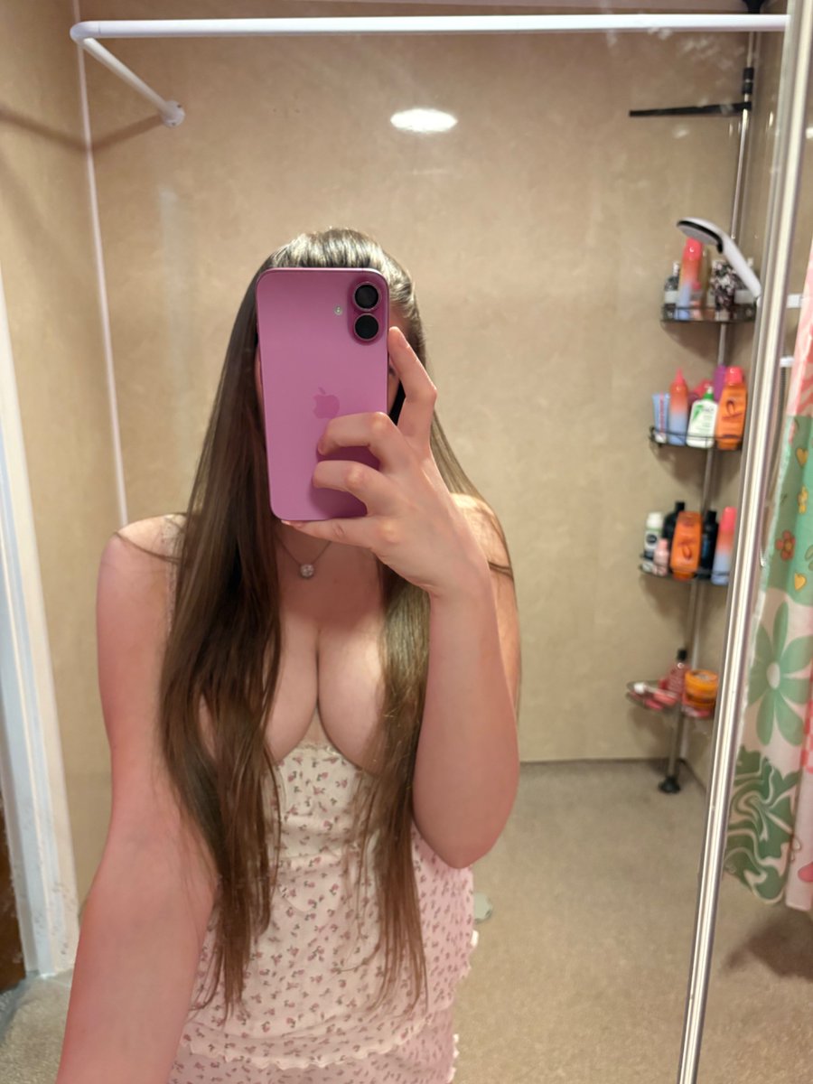 Xox Lilly young tweet media