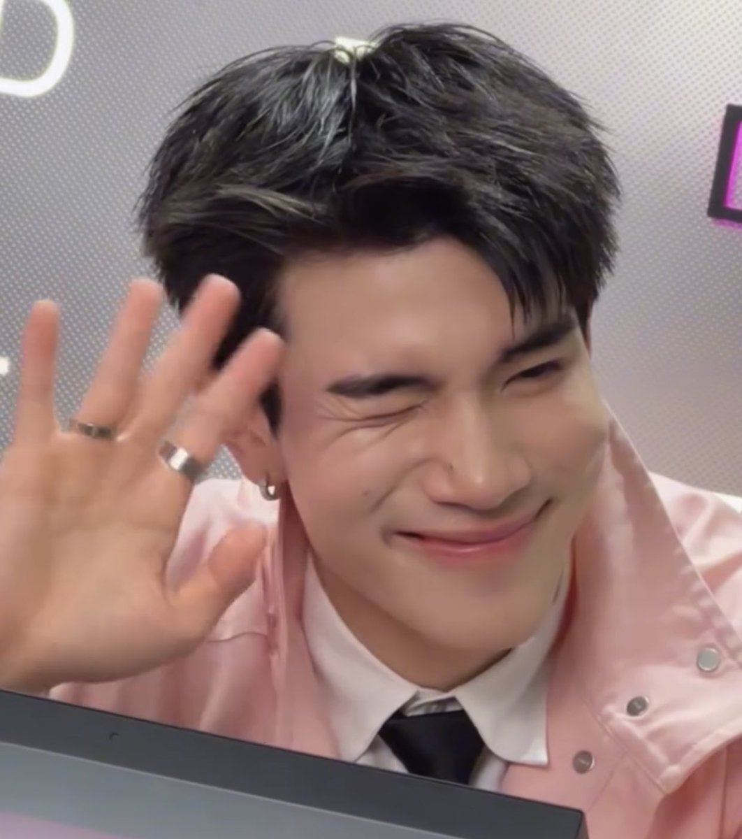 비타민 ≽🎀•⩊•^≼4 u tweet media