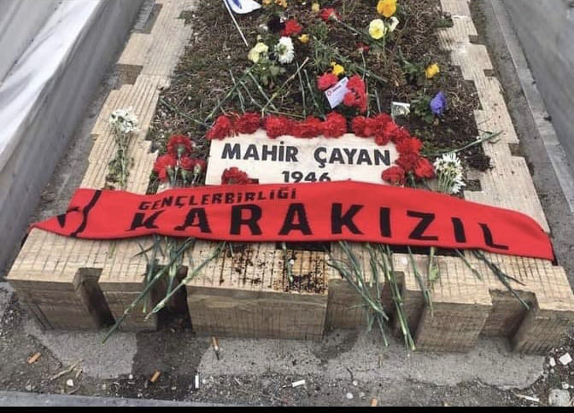 Bugün #kızıldere direnişinin 54. yıldönümü. Deniz Gezmiş, Yusuf Aslan ve Hüseyin İnan’ın idamlarını engellemek için çıktıkları yolda Tokat’ın Niksar ilçesine bağlı Kızıldere Köyü’nde katledilen ON’lar ölümsüzdür.